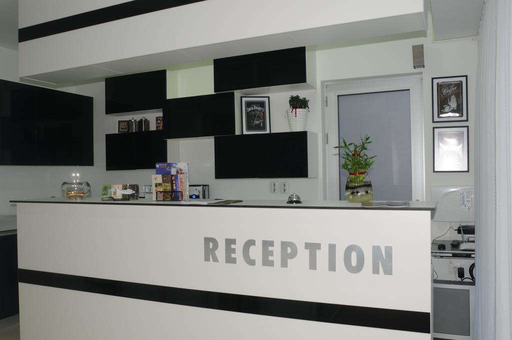City Boutique Rooms Skopje Exteriör bild